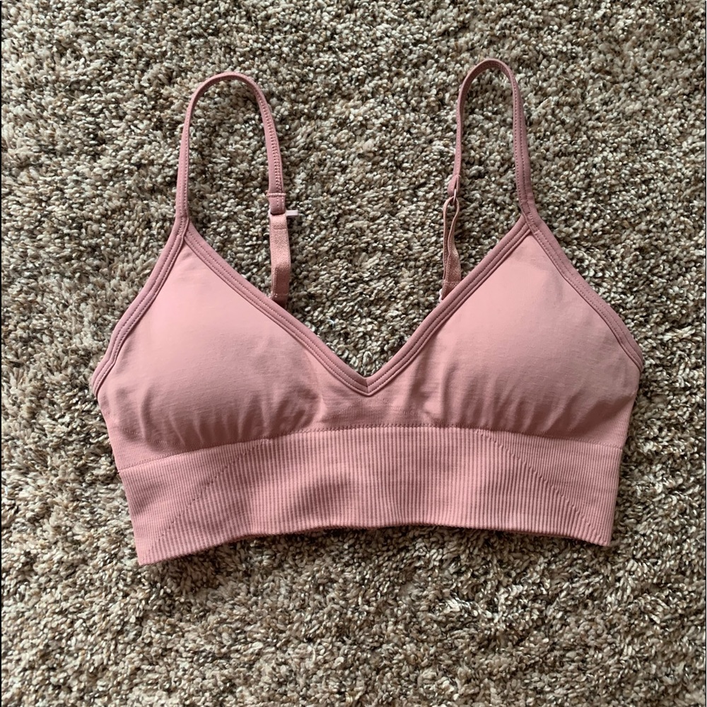 Lululemon sports bra